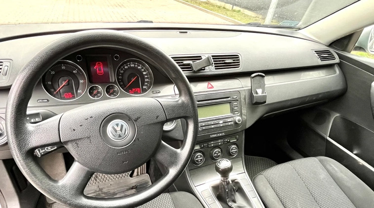 Volkswagen Passat cena 8500 przebieg: 347000, rok produkcji 2006 z Warszawa małe 79